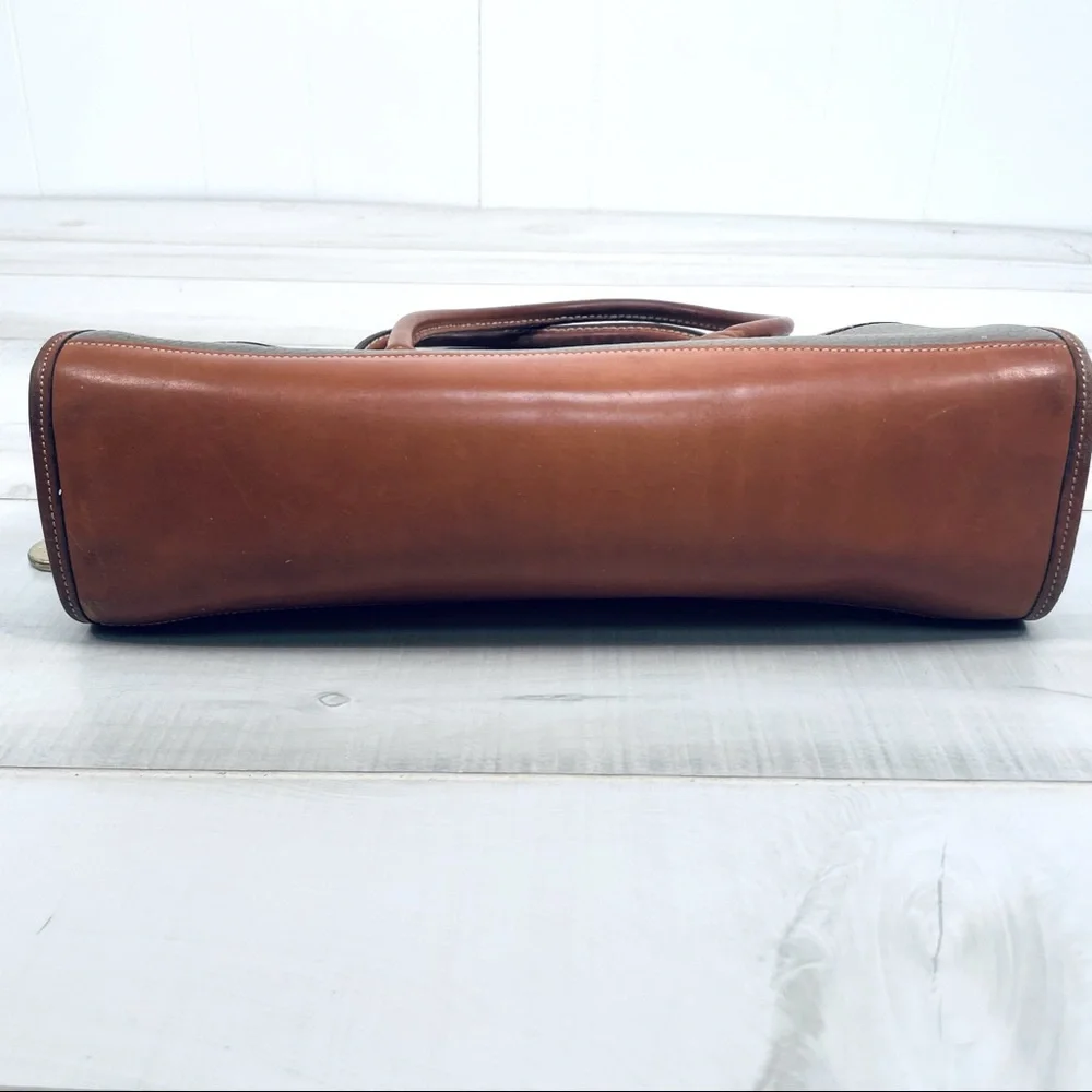 Vintage Dooney & Bourke Tan Camel Leather zip Top Bag All Weather Leather Barrel - Picture 6 of 9